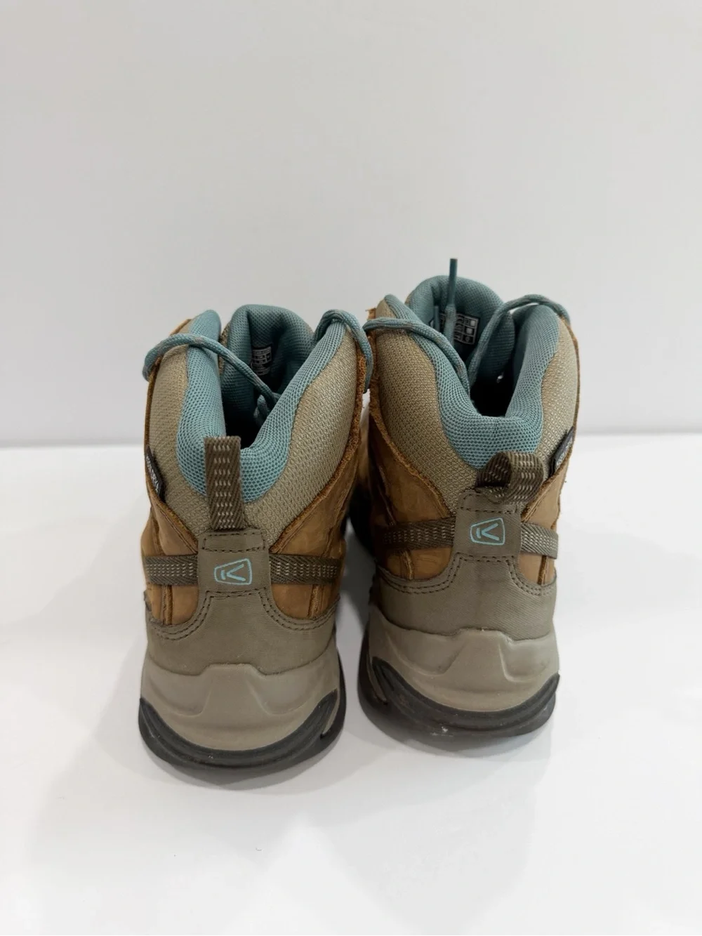 KEEN women's Circadia Mid Waterproof hiking boots